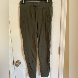 Women’s joggers
